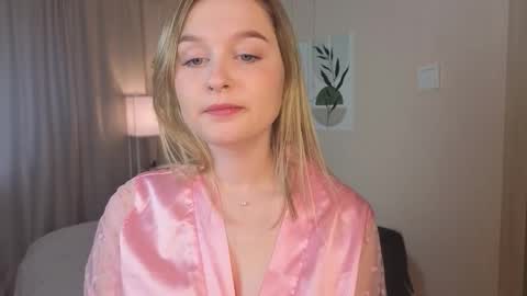 Veronica online show from 10/18/25, 06:26