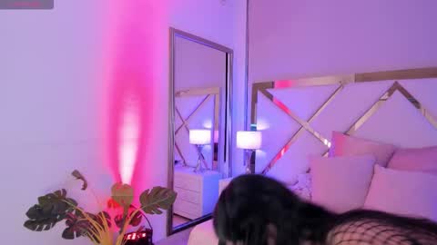 Vero online show from 11/08/25, 04:34