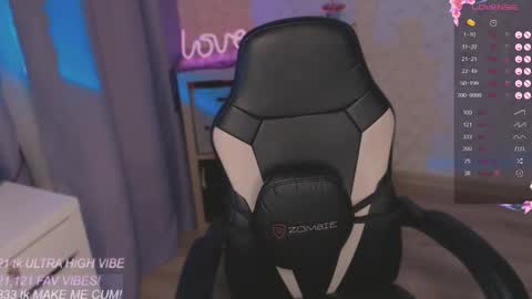 Snapshot of veronaaura chatting on 11/07/25, 12:54 Tiffany online show from 11/07/25, 12:54