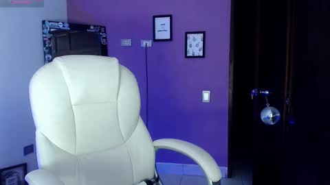 veronica_118 online show from 12/09/24, 06:23