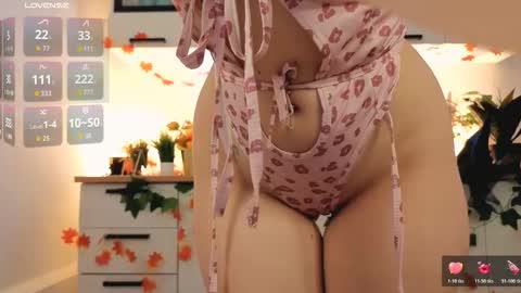 Snapshot of veronica_blush chatting on 10/22/25, 12:16  VERONICA  FOLLOW ME  online show from 10/22/25, 12:16