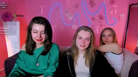 Ronni online show from 05/18/26, 04:07