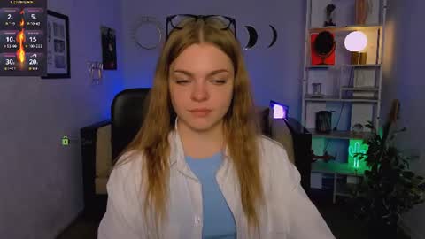 Snapshot of veronica_bubble chatting on 06/19/26, 07:17 Ronni online show from 06/19/26, 07:17