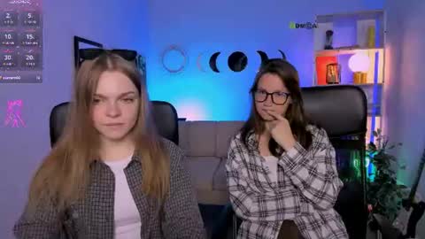 Snapshot of veronica_bubble chatting on 07/12/26, 07:16 Ronni online show from 07/12/26, 07:16
