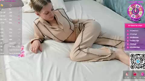 Snapshot of veronica_burns chatting on 08/06/26, 11:34 Anny online show from 08/06/26, 11:34