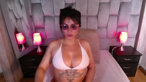 Snapshot of veronica_saenzz1 chatting on 01/18/25, 12:57 Vero online show from 01/18/25, 12:57