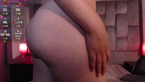 Snapshot of veronica_saenzz1 chatting on 02/22/25, 08:53 Vero online show from 02/22/25, 08:53