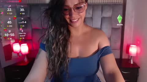 Snapshot of veronica_saenzz1 chatting on 03/05/25, 08:32 Vero online show from 03/05/25, 08:32