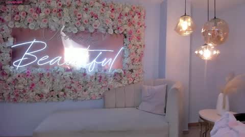 Snapshot of veronicablue1 chatting on 05/11/26, 09:48 Vero online show from 05/11/26, 09:48