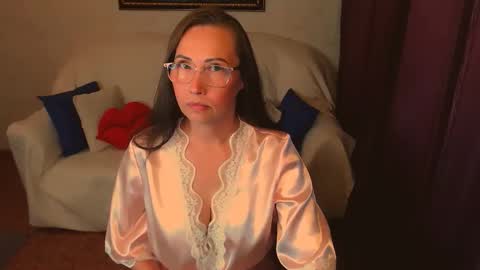 Veronica online show from 10/12/25, 05:01