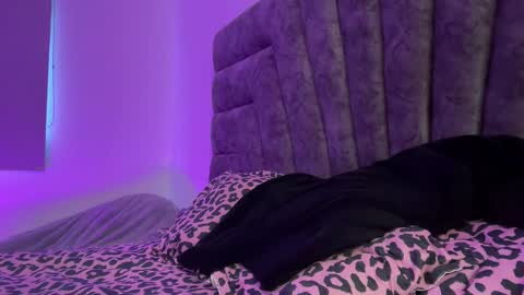 Snapshot of veronicadussan chatting on 02/08/25, 11:44 Miss Veronica dussan  Tw Veronicasm     IG Ashveronica  online show from 02/08/25, 11:44