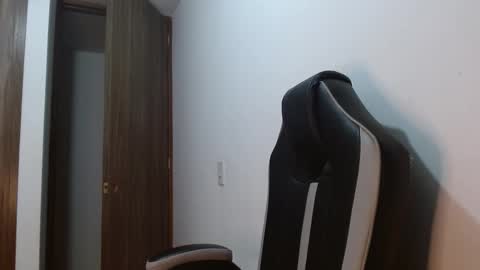 Snapshot of veronicaelite16 chatting on 11/11/25, 02:44 Veronica Clark online show from 11/11/25, 02:44