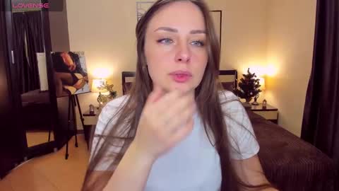 Snapshot of veronicafreman chatting on 01/03/25, 05:28 Veronica online show from 01/03/25, 05:28