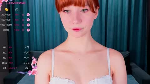 Snapshot of veronicaholmes_ chatting on 04/13/26, 07:25 Maria online show from 04/13/26, 07:25