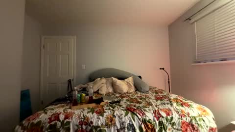 Snapshot of veronicalake chatting on 11/20/25, 12:00 Veronica Lake online show from 11/20/25, 12:00