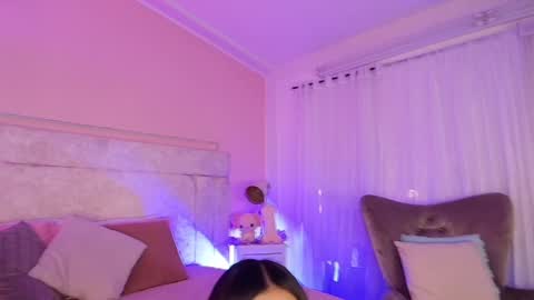 Snapshot of veronicamartin_ chatting on 01/21/25, 04:58 Vero online show from 01/21/25, 04:58