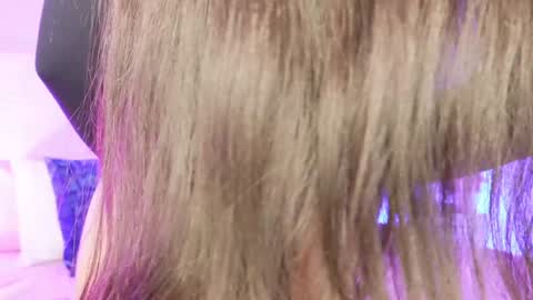 Snapshot of veronicamartin_ chatting on 02/04/25, 02:43 Vero online show from 02/04/25, 02:43