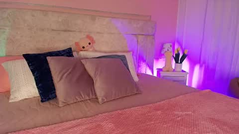 Snapshot of veronicamartin_ chatting on 03/08/25, 07:53 Vero online show from 03/08/25, 07:53