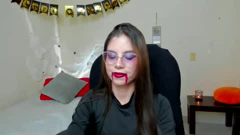 Veronica Miller online show from 10/31/25, 12:44