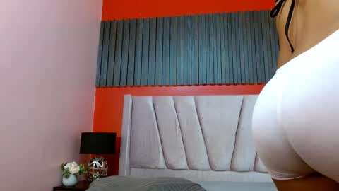 Veronica Robles online show from 09/25/25, 06:55