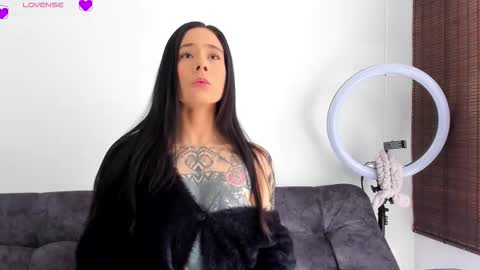 VeronicaTonu online show from 10/12/25, 03:00