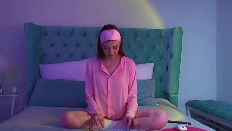 Snapshot of veronicavance chatting on 02/06/26, 06:33 Veronica online show from 02/06/26, 06:33