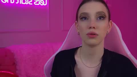 Snapshot of veronicavance chatting on 02/17/26, 06:21 Veronica online show from 02/17/26, 06:21