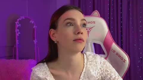 Snapshot of veronicavance chatting on 03/03/26, 06:30 Veronica online show from 03/03/26, 06:30