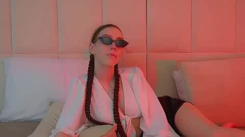 Snapshot of veronicavance chatting on 03/16/26, 06:28 Veronica online show from 03/16/26, 06:28