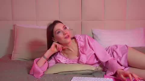 Snapshot of veronicavance chatting on 03/20/26, 06:35 Veronica online show from 03/20/26, 06:35