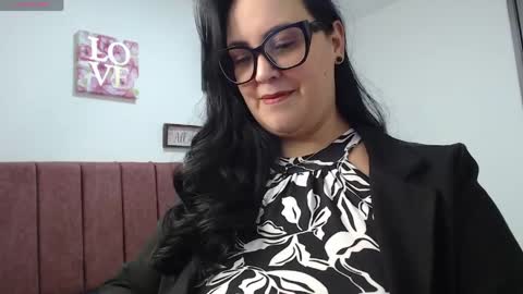 Snapshot of veroniicabbw_ chatting on 04/06/26, 12:28 veroniicabbw_ online show from 04/06/26, 12:28
