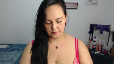 Snapshot of veroniicabbw_ chatting on 05/17/26, 02:46 veroniicabbw_ online show from 05/17/26, 02:46