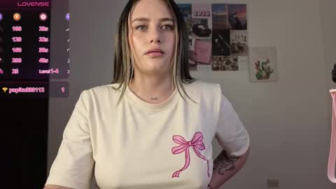 Snapshot of veronika__winslow_ chatting on 03/13/26, 05:14 Vero online show from 03/13/26, 05:14