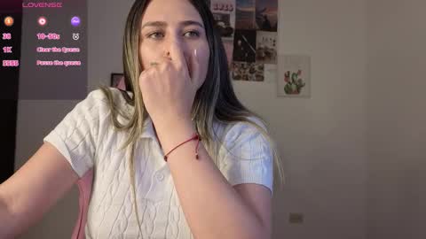 Snapshot of veronika__winslow_ chatting on 03/26/26, 06:41 Vero online show from 03/26/26, 06:41