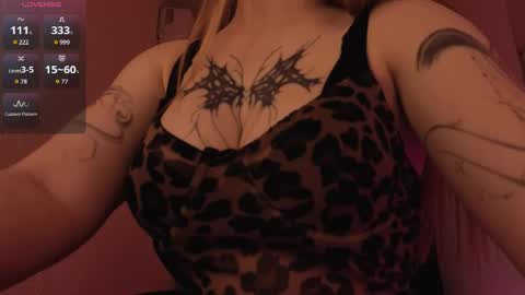 Snapshot of veronika_blush chatting on 06/09/26, 01:01 Veronika online show from 06/09/26, 01:01
