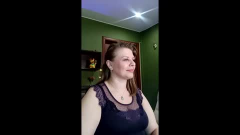 Snapshot of veronikawgold chatting on 03/07/26, 04:59 VeronikawGold online show from 03/07/26, 04:59