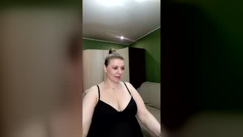 Snapshot of veronikawgold chatting on 06/20/26, 02:36 VeronikawGold online show from 06/20/26, 02:36