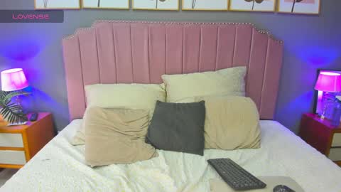 Snapshot of veronnica_fox chatting on 01/09/25, 07:40 Veronica online show from 01/09/25, 07:40