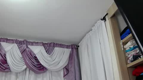 Snapshot of verosantana1 chatting on 04/23/26, 11:40 Vernica online show from 04/23/26, 11:40