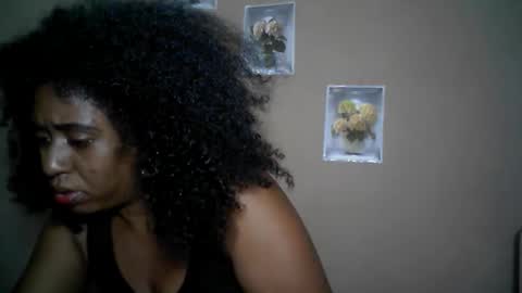 Snapshot of verronique1511 chatting on 04/21/26, 02:37 verronique1511 online show from 04/21/26, 02:37