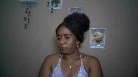 Snapshot of verronique1511 chatting on 04/21/26, 04:01 verronique1511 online show from 04/21/26, 04:01