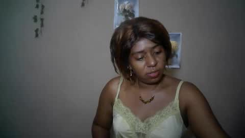 Snapshot of verronique1511 chatting on 04/28/26, 04:06 verronique1511 online show from 04/28/26, 04:06