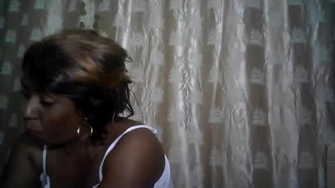 Snapshot of verronique1511 chatting on 05/16/26, 03:11 verronique1511 online show from 05/16/26, 03:11