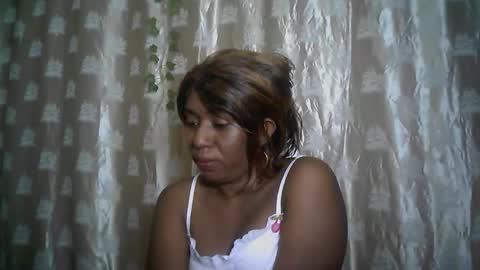 Snapshot of verronique1511 chatting on 05/17/26, 03:26 verronique1511 online show from 05/17/26, 03:26