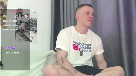 Snapshot of vers_gay chatting on 04/07/26, 06:25 Ethan online show from 04/07/26, 06:25