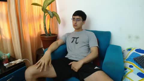 Snapshot of versatileguuy chatting on 05/15/26, 10:06 versatileguuy online show from 05/15/26, 10:06