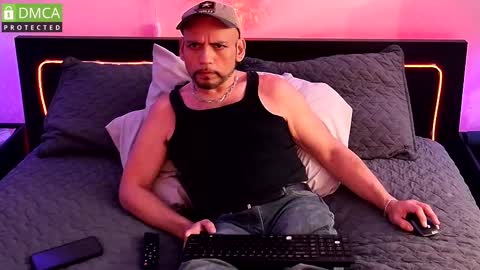 Snapshot of verspig7 chatting on 02/26/25, 06:00 VersPig7 online show from 02/26/25, 06:00