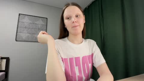 Snapshot of vertuliana chatting on 05/19/26, 09:54 Karina followed me bb online show from 05/19/26, 09:54
