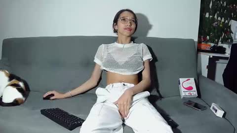 Snapshot of very_hard2 chatting on 10/28/25, 11:07 very_hard2 online show from 10/28/25, 11:07