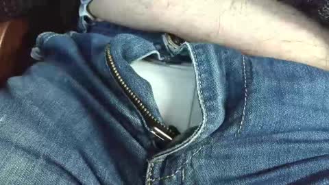 Erik online show from 11/28/25, 08:17